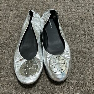 Silver Tory Burch logo flats